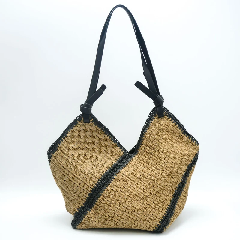 Designer-Tasche mit modernen Lederdetails Skanto