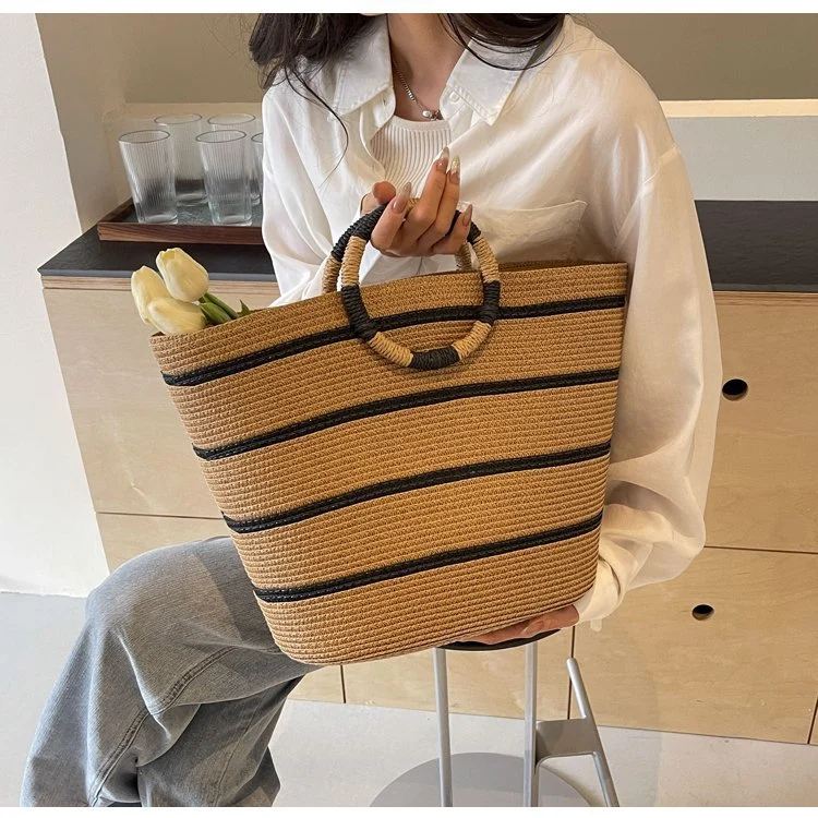 Geräumiger Stroh-Shopper mit stilvollen Ringgriffen Skanto