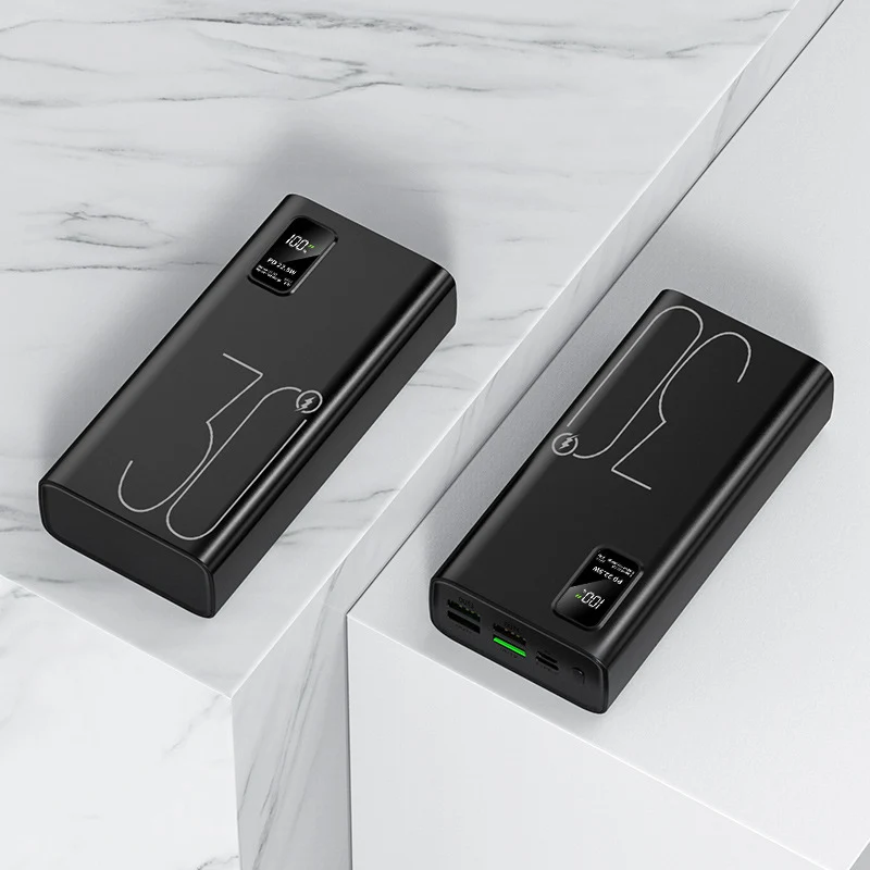Hochleistungs-Powerbank mit smartem LCD-Bildschirm und zwei USB-Anschlüssen Skanto