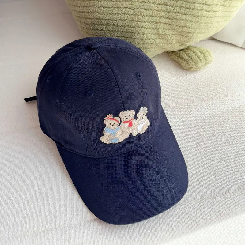 Verspielte bestickte Bärenkappe für Damen Skanto