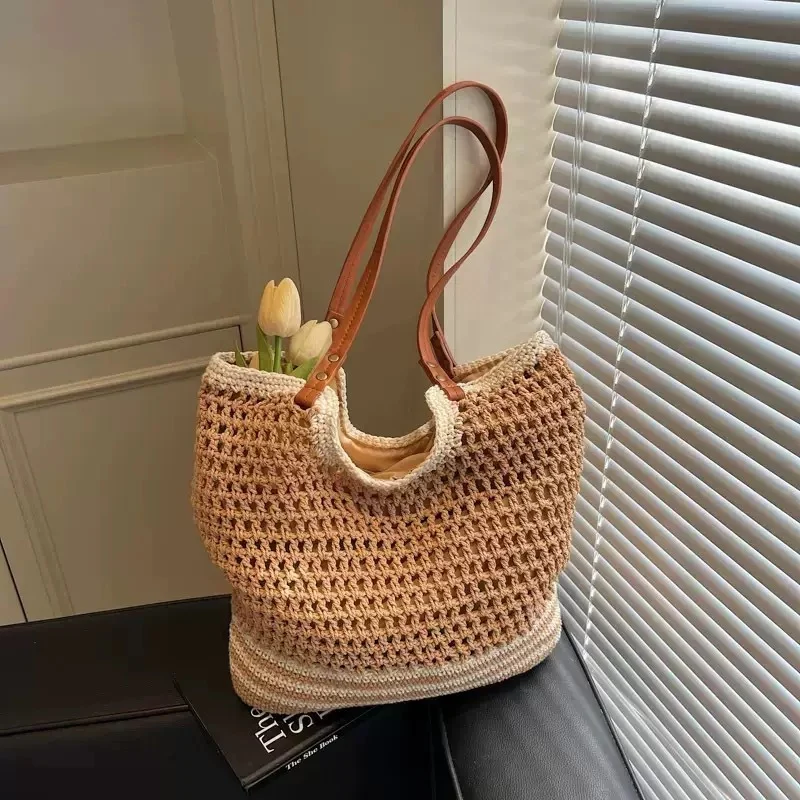 Handgewebte Strandtasche mit besonderen Details Skanto