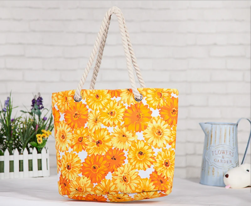 Strandtasche mit Blumenmuster und robusten Kordelgriffen Skanto