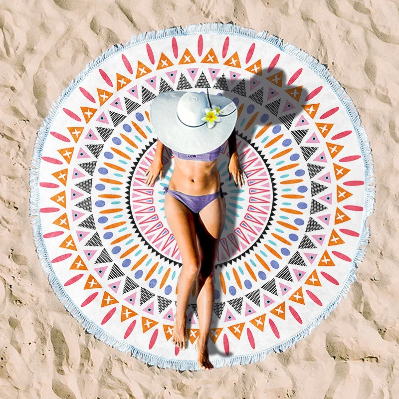 Rundes Strandtuch mit farbenfrohem Tropenmotiv Skanto