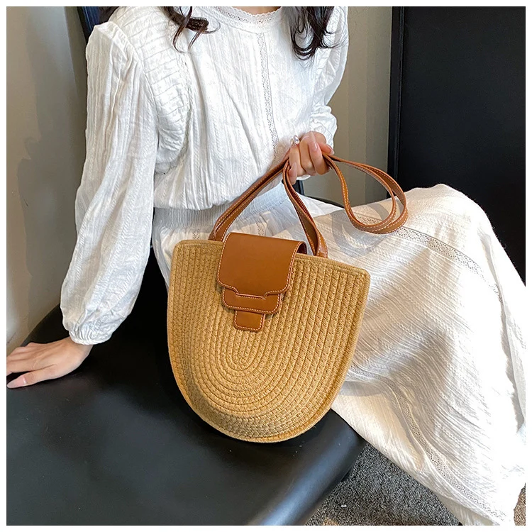 Moderne und handgefertigte Korbtasche mit Leder-Details Skanto