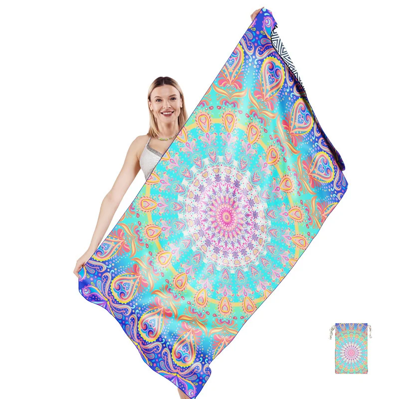 Multifunktionales Strandtuch im kreativen Mandala-Design Skanto