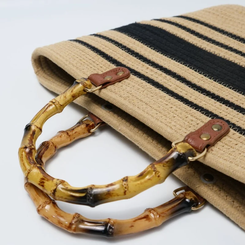 Stylische Korbtasche mit Bambusgriff Skanto