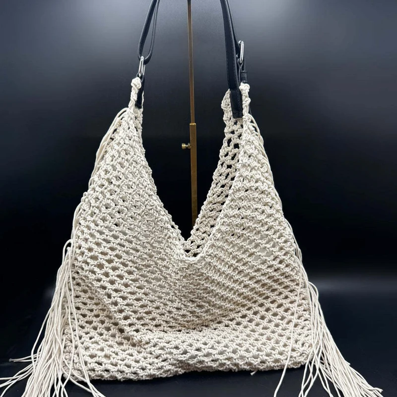 Makramee Hobo Bag mit Fransen und robustem Design Skanto