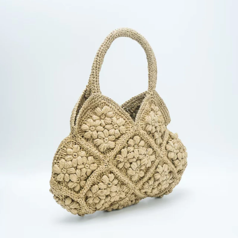 Skanto Makramee-Handtasche mit botanischen 3D-Applikationen Skanto