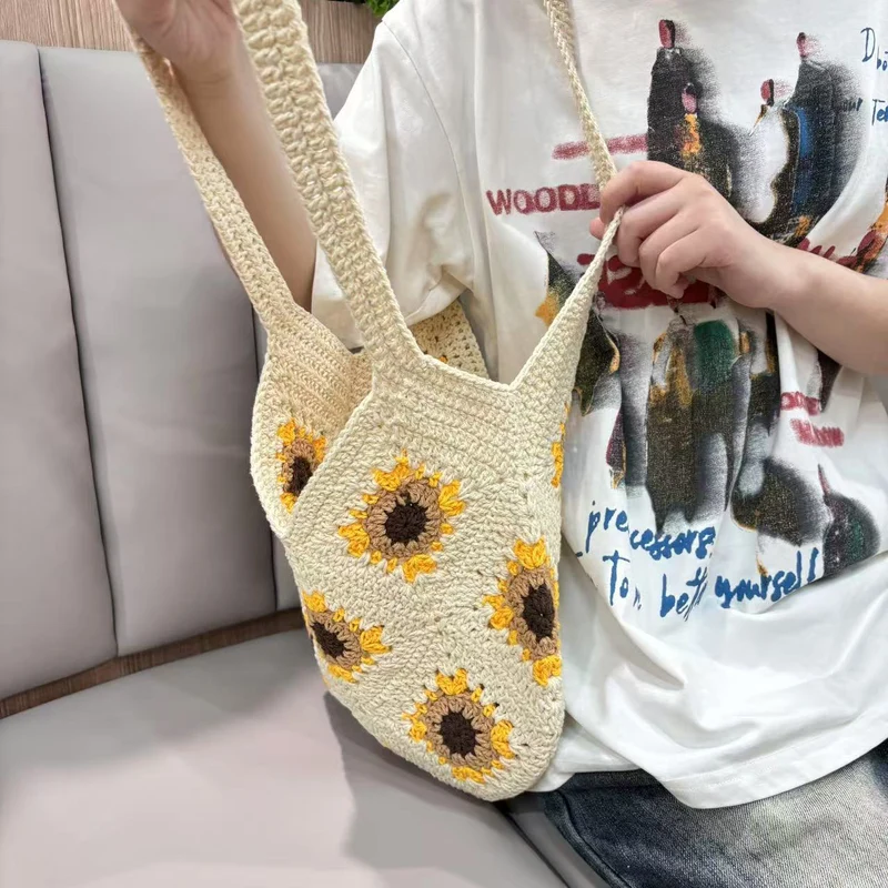 Handgemachte Makramee-Tasche mit Sonnenblumenmotiv Skanto