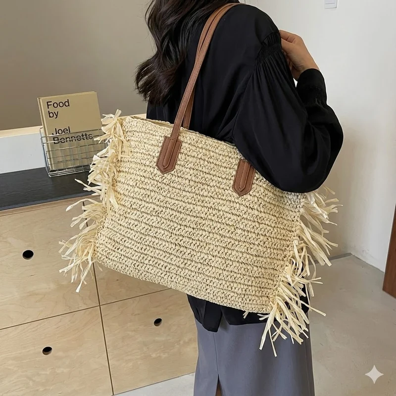 Strandtasche mit Fransen-Design und robusten Ledergriffen Skanto