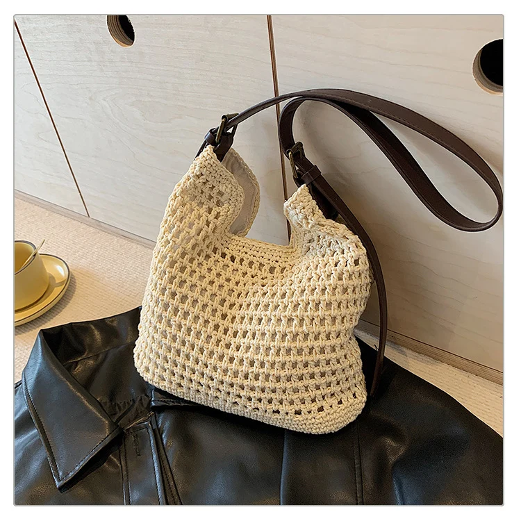 Handtasche mit Nieten-Details Skanto