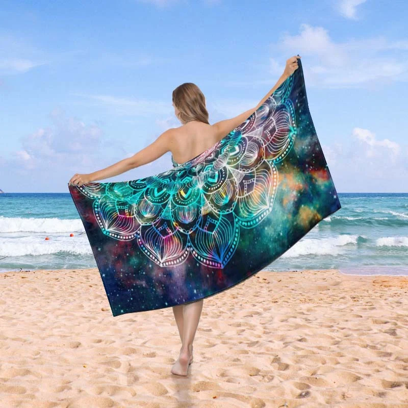 Strandtuch im kreativen Wellendesign Skanto