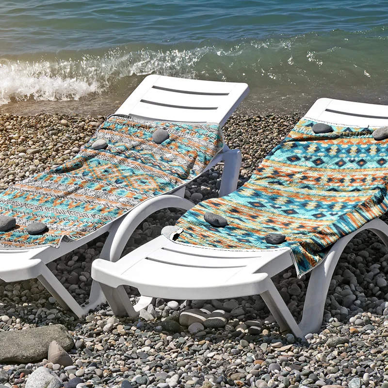 Strandtuch aus hautfreundlicher Mikrofaser mit kreativem Mustermix Skanto