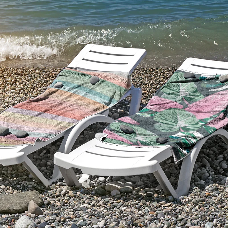 Strandtuch aus hautfreundlicher Mikrofaser mit kreativem Mustermix Skanto