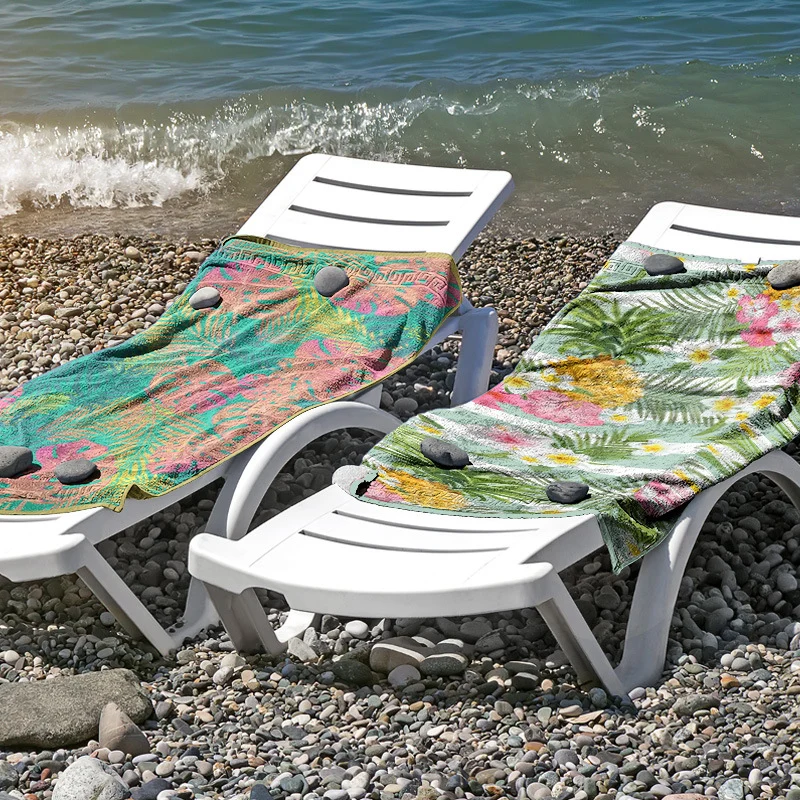 Strandtuch aus hautfreundlicher Mikrofaser mit kreativem Mustermix Skanto