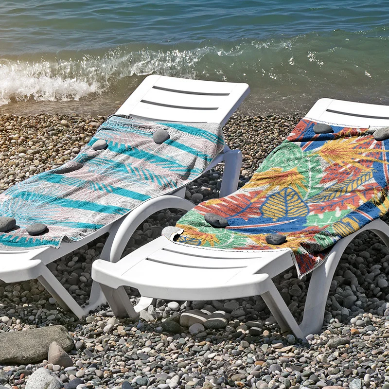 Strandtuch aus hautfreundlicher Mikrofaser mit kreativem Mustermix Skanto