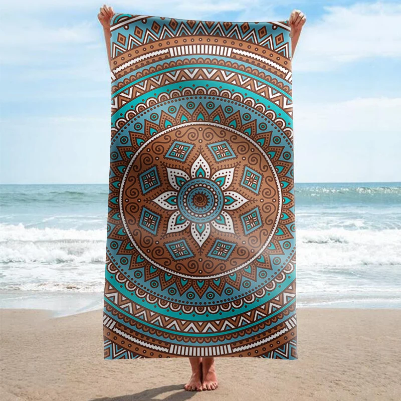 Strandtuch mit künstlerischem Mandala-Design Skanto