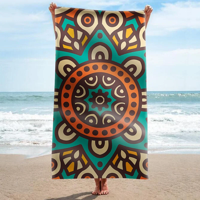 Strandtuch mit künstlerischem Mandala-Design Skanto