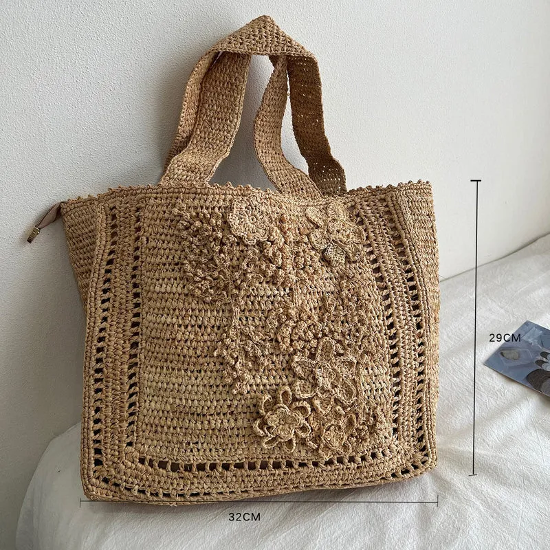 Handgefertigte Strohtasche mit floralen Details Skanto