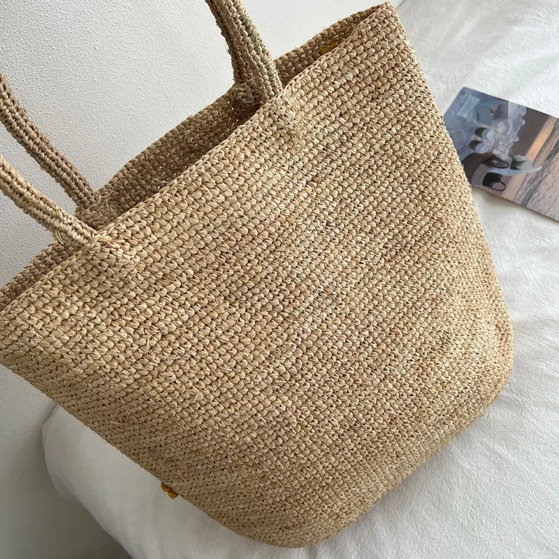 Handgemachte Strohtasche mit Blumenstickerei Skanto