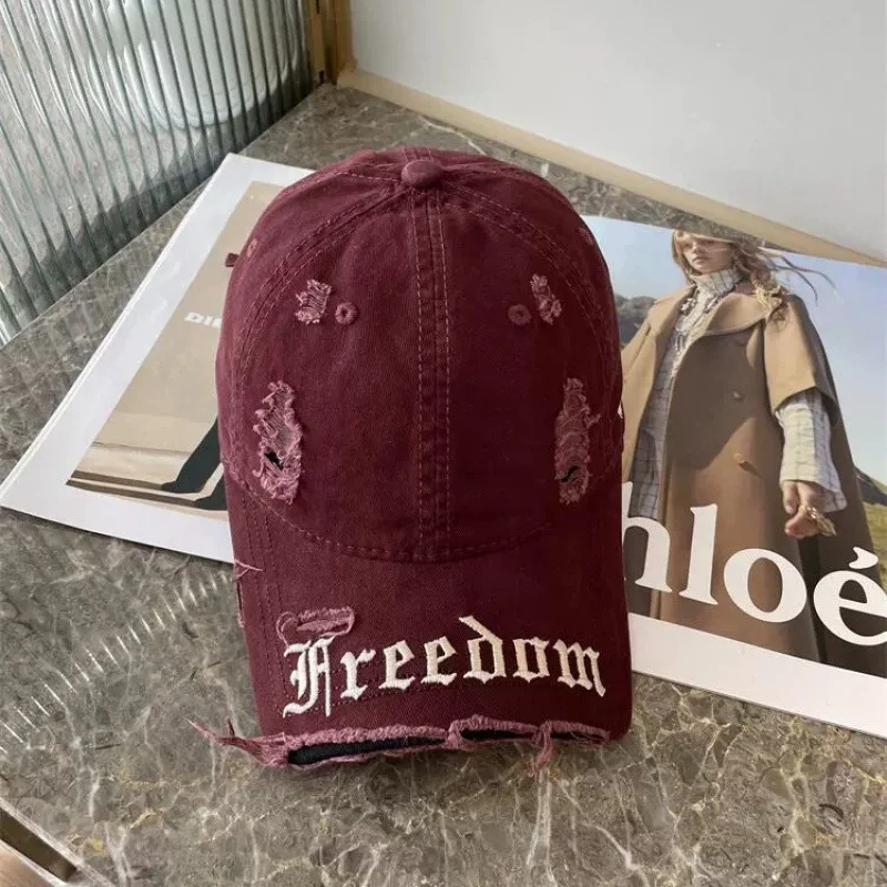 Damen Baseballkappe im Used-Look mit „Freedom“-Stickerei Skanto
