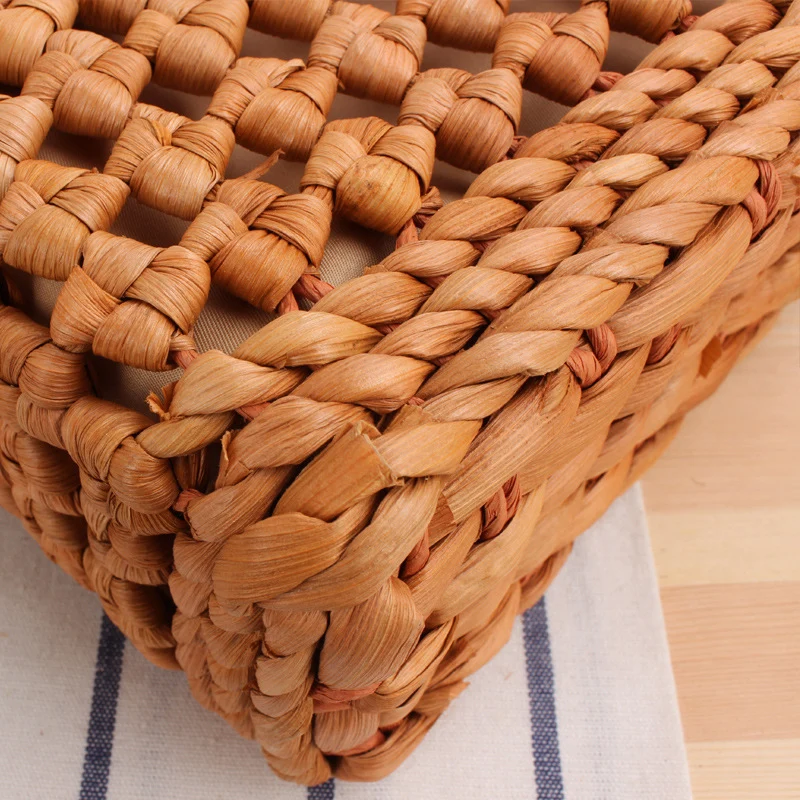 Handgefertigte Raffia-Umhängetasche Skanto