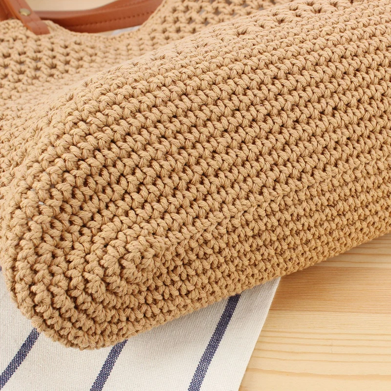 Große Umhängetasche aus handgewebtem Naturmaterial Skanto