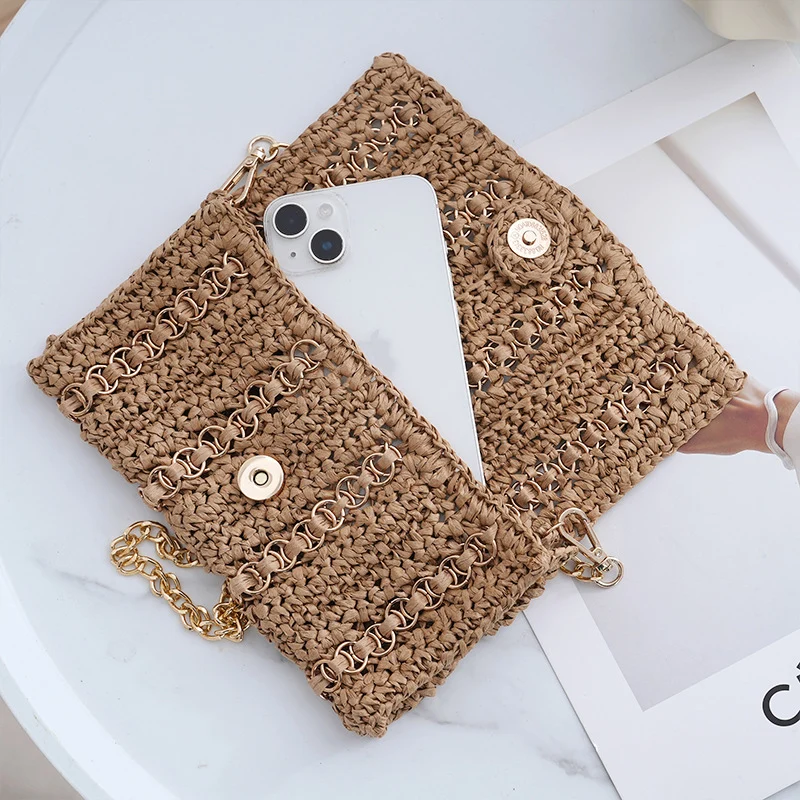 Clutch mit Kettenriemen und handgemachtem Makramee Skanto
