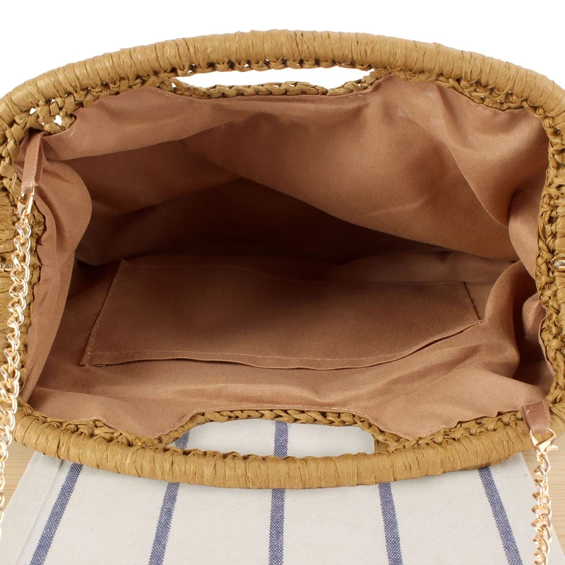 Geflochtene Handtasche mit eleganten Kettengriffen Skanto