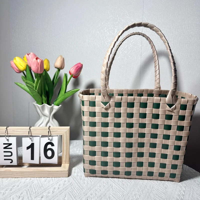 Geflochtene Handtasche mit stabilen Griffen Skanto