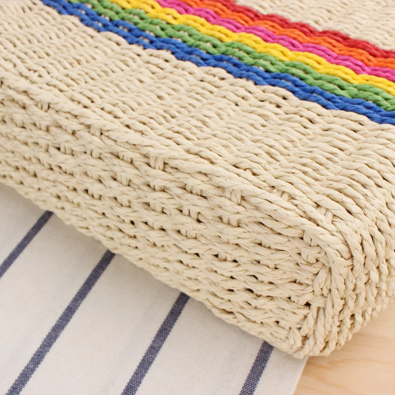 Geflochtene Umhängetasche mit farbenfrohem Streifendesign Skanto