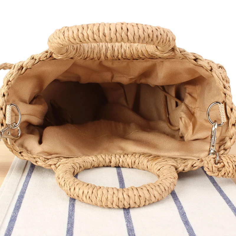 Handtasche mit geschwungenem Design und modernem Griff Skanto