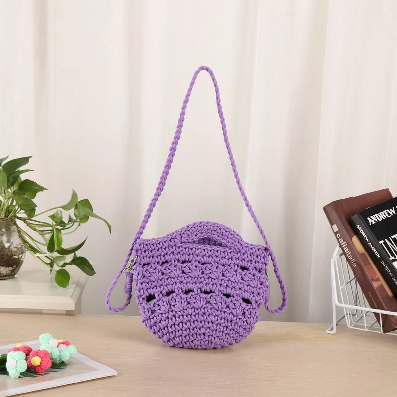 Handgefertigte Umhängetasche mit einzigartigem Strickdesign Skanto