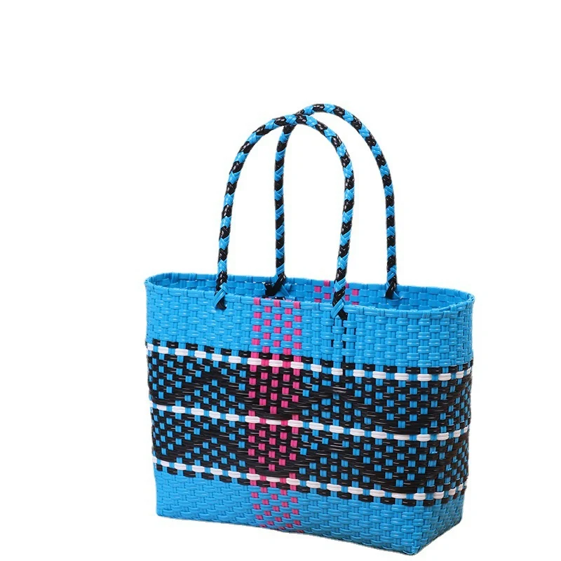 Handgefertigte Strandtasche mit buntem Wellenmuster Skanto