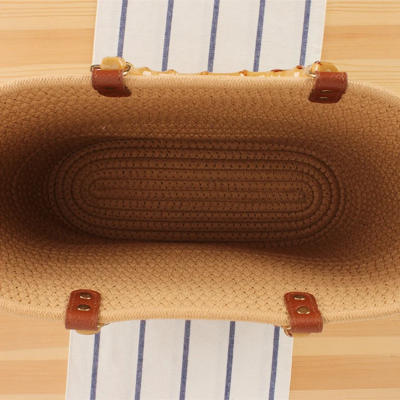 Elegante Korbtasche mit Bambusgriff Skanto