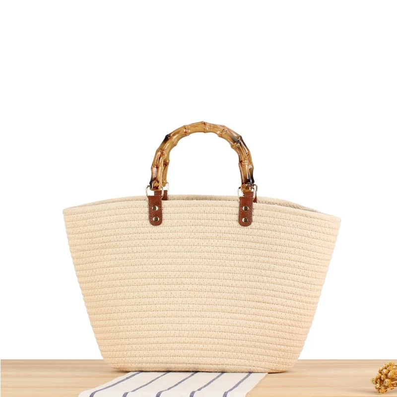Elegante Korbtasche mit Bambusgriff Skanto