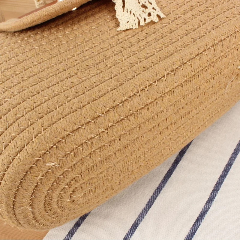 Elegante Raffia-Schultertasche mit Lederdetails Skanto