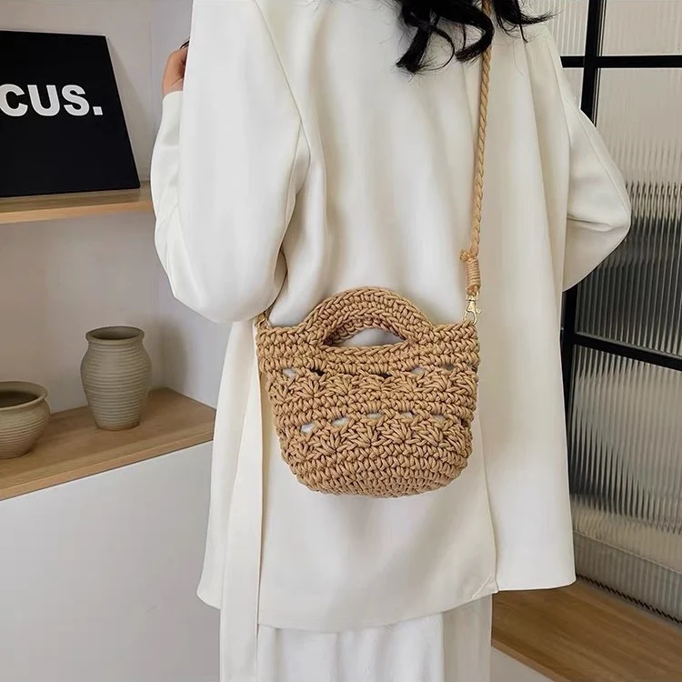 Handgeknüpfte Tasche mit geflochtener Textur Skanto