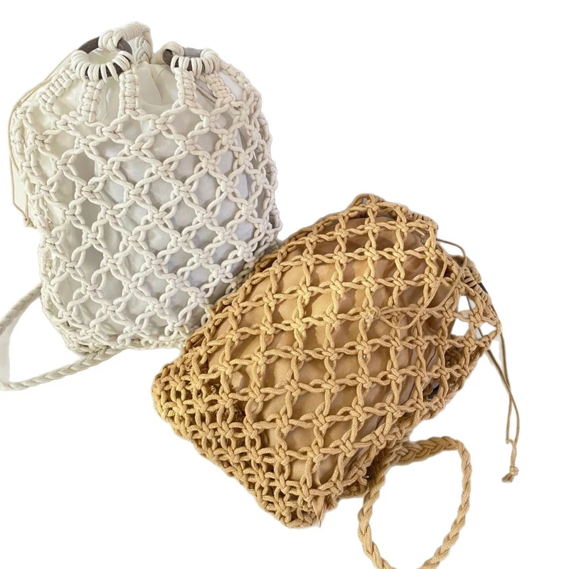 Handgeknüpfte Netztasche mit dekorativen Holzringen Skanto