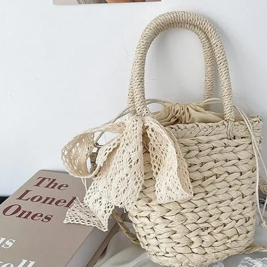 Verspielte Netztasche mit Spitzenbesatz Skanto