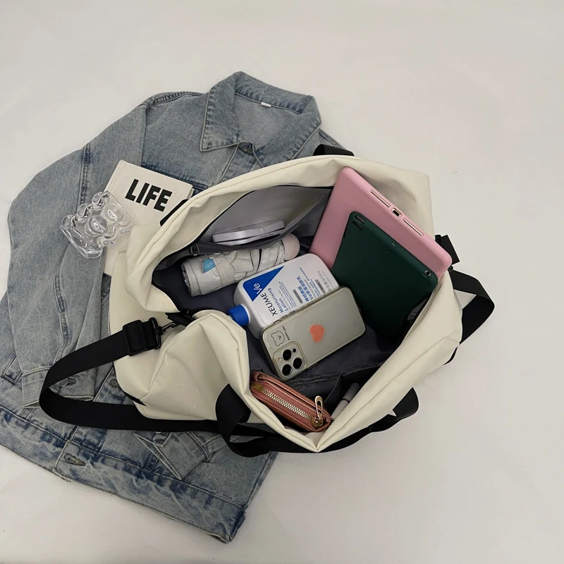 Praktische Damen Reisetasche mit verstellbarem Schultergurt Skanto