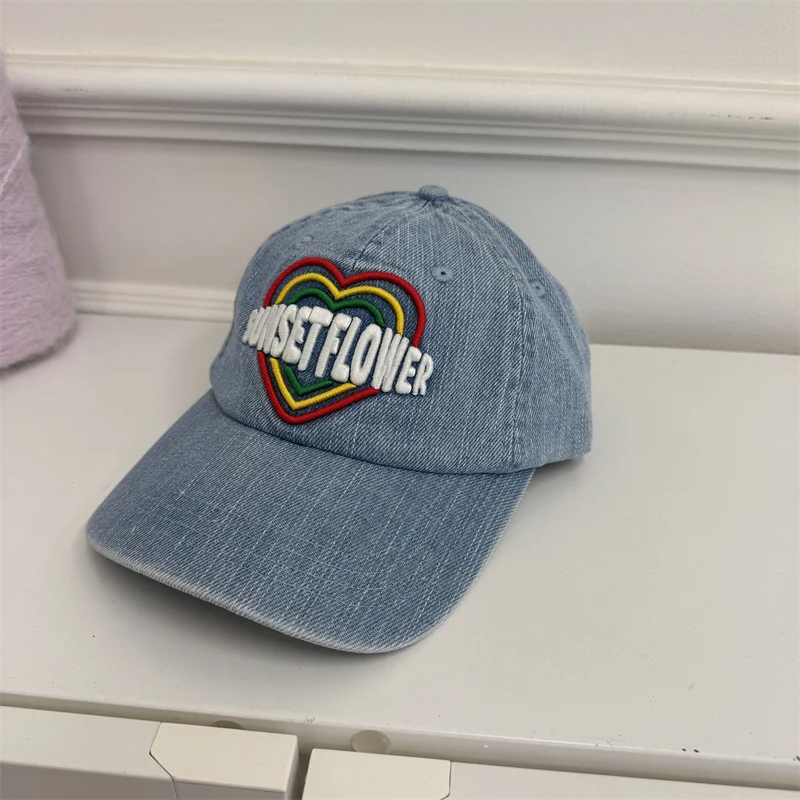 Bestickte Denim-Baseballkappe mit Herzdesign Skanto