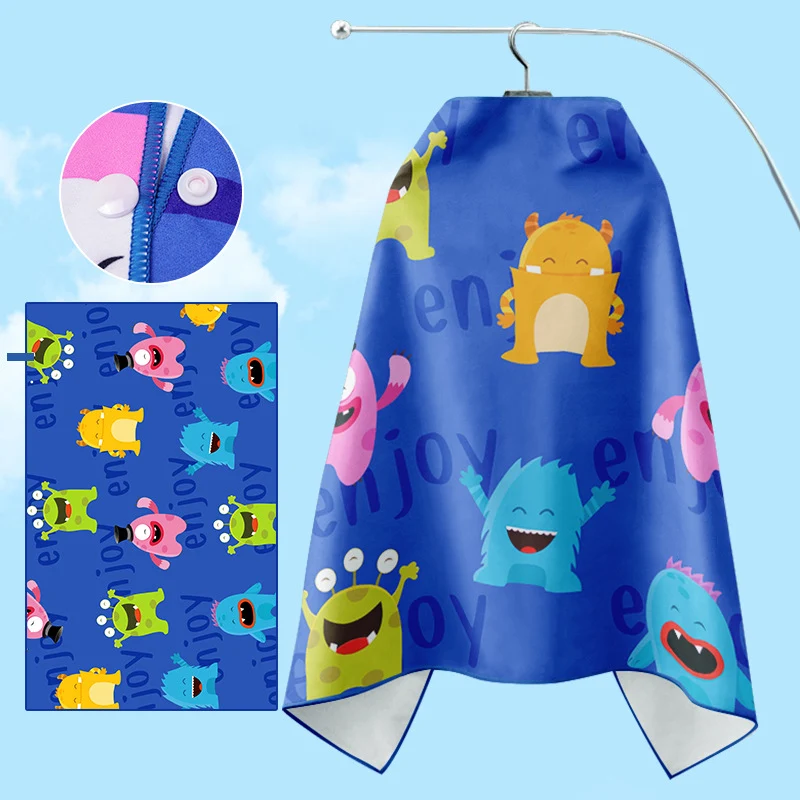 Bademantel Skanto mit Einhorn-Motiv und praktischer Kapuze