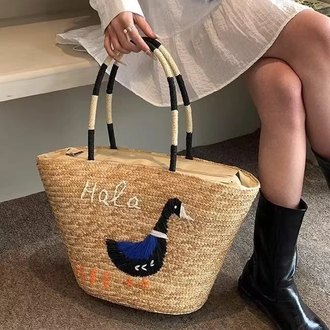 Handgemachte Tasche mit kreativer Tierapplikation Skanto