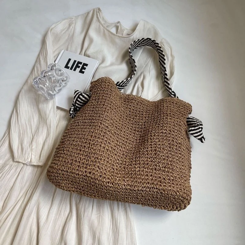 Handtasche mit gestreiften Riemen Skanto