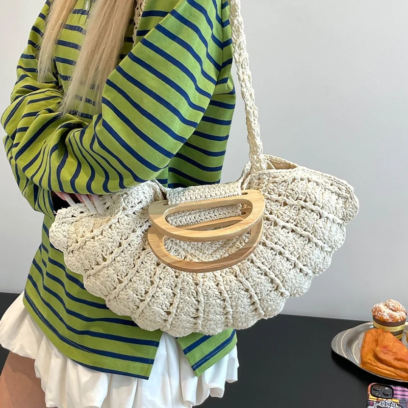 Handtasche mit einzigartigem Holzgriff-Design Skanto