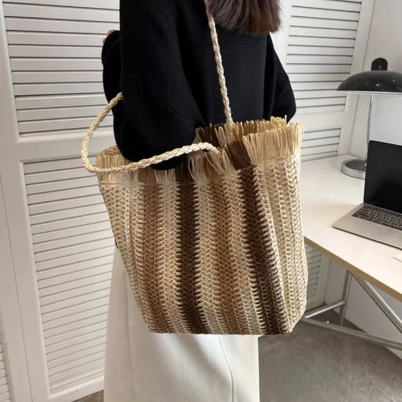 Geflochtene Strandtasche mit Fransen-Details Skanto