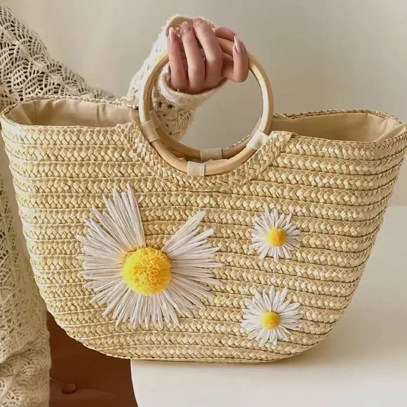 Stilvolle Strohtasche mit floralen Akzenten Skanto