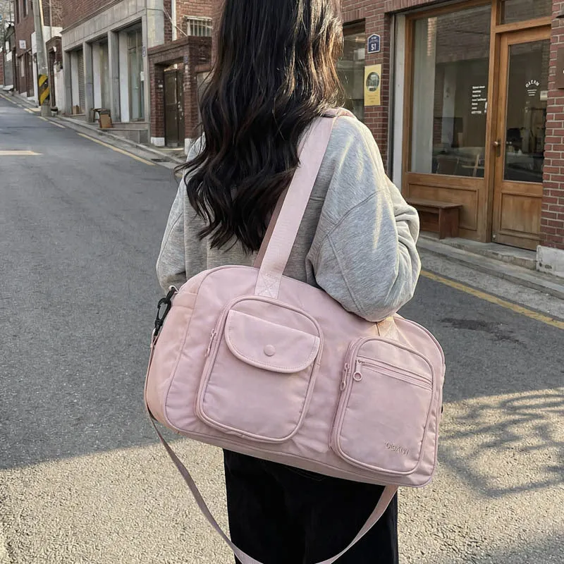 Robuste Sport- und Reisetasche für Damen Skanto