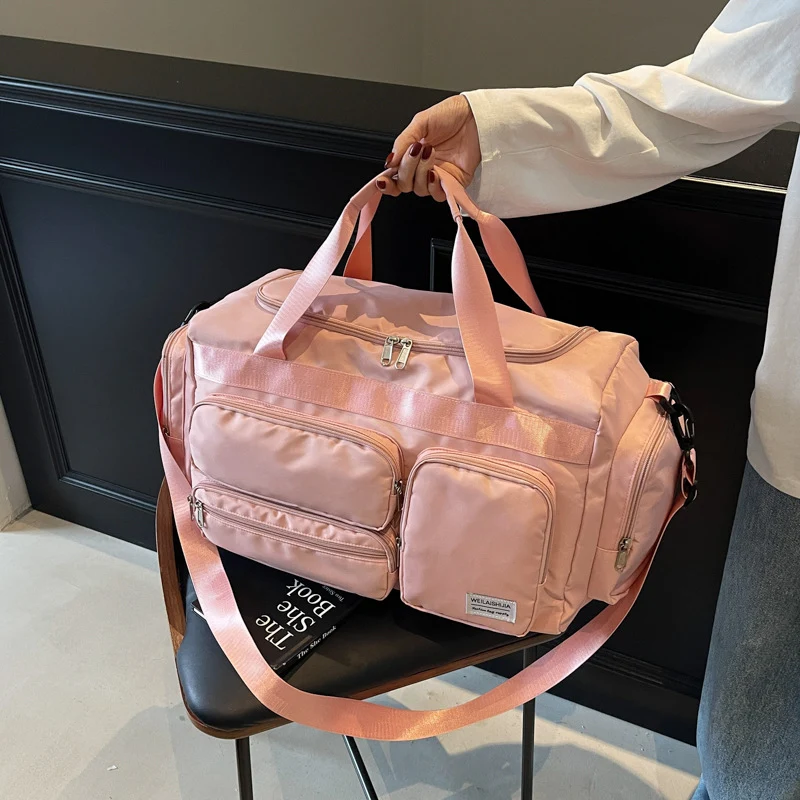 Sportliche Reisetasche für Damen mit multifunktionalen Fächern Skanto